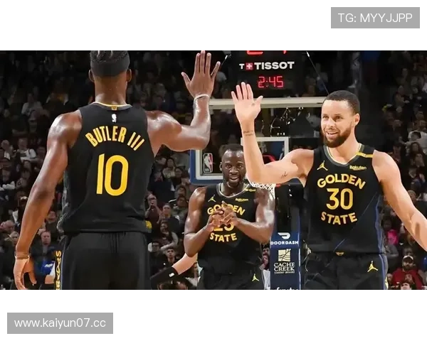 湖人惜败公牛后四重噩耗来袭克内克特与东詹状态同时告急困扰双星